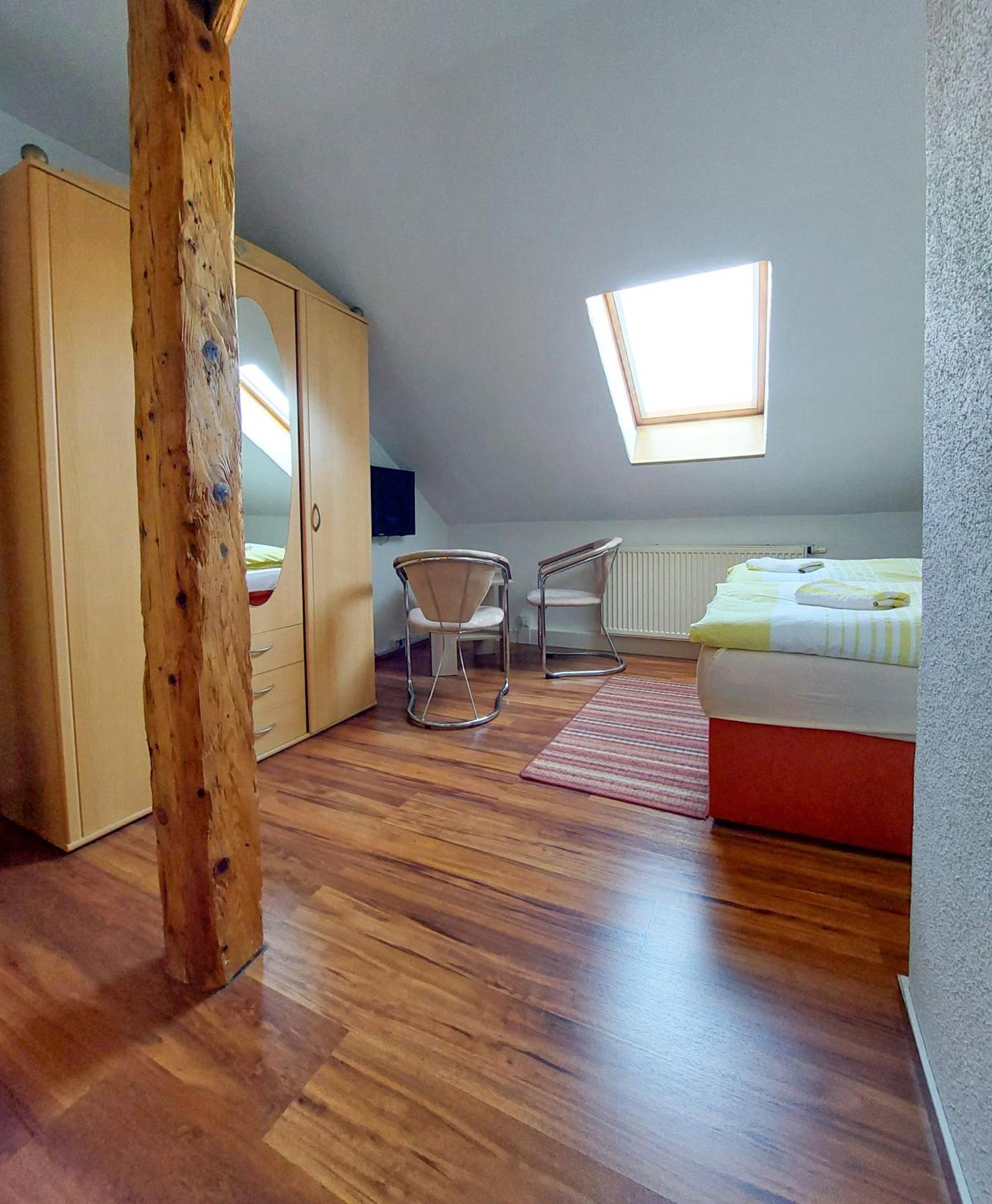 Zur Deutschen Eiche - Fruehstueckspension Und Ferienwohnungen Großschönau Habitación foto
