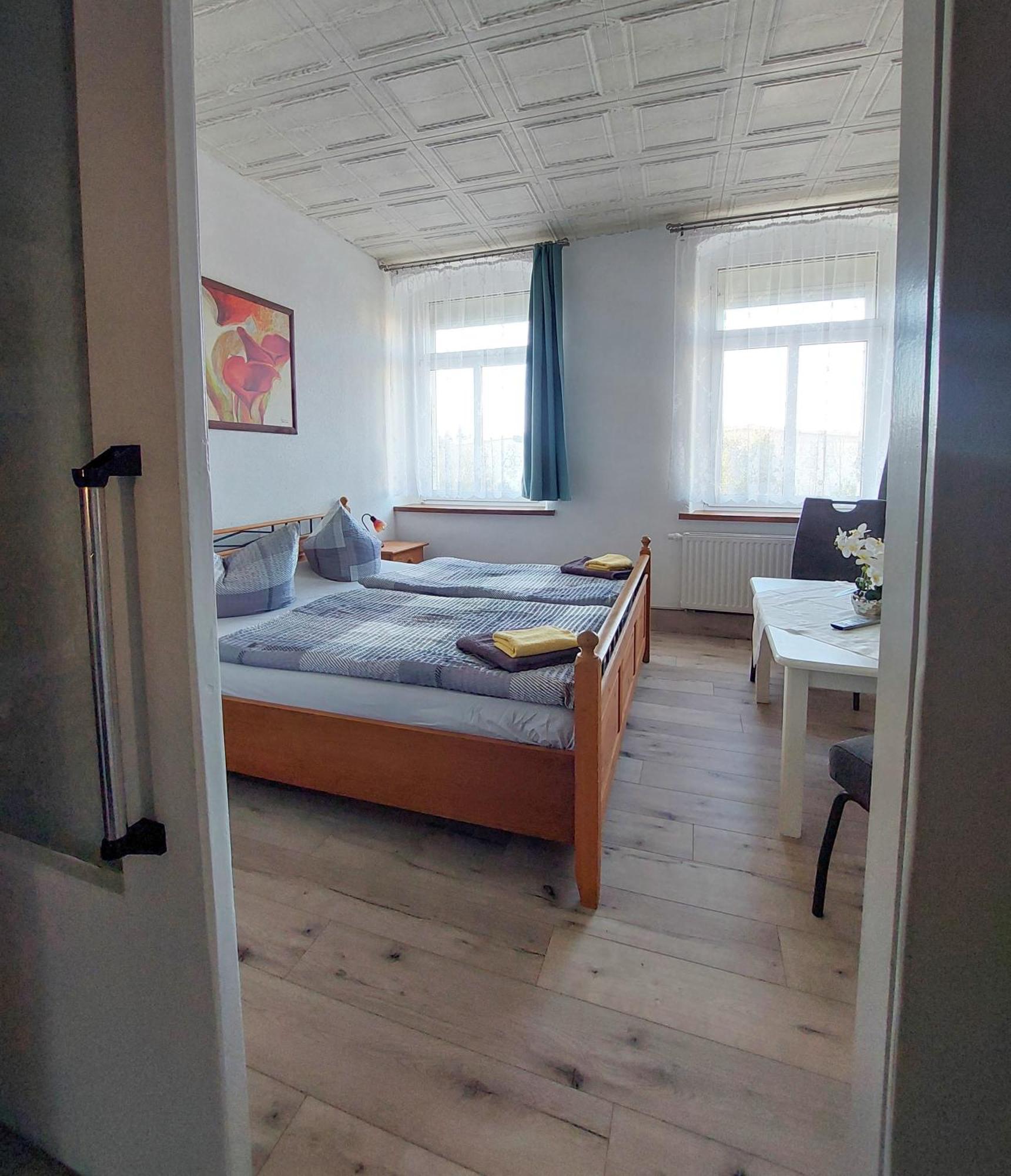Zur Deutschen Eiche - Fruehstueckspension Und Ferienwohnungen Großschönau Habitación foto