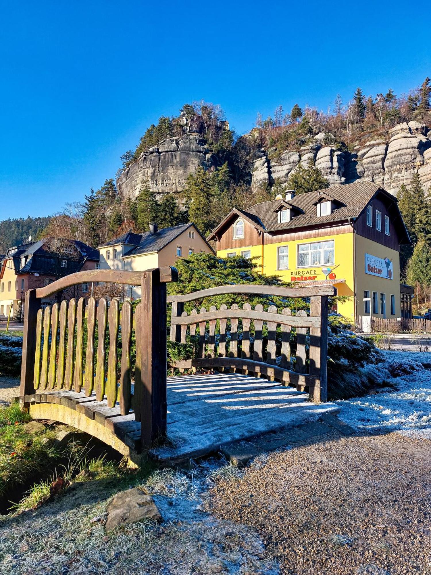 Zur Deutschen Eiche - Fruehstueckspension Und Ferienwohnungen Großschönau Exterior foto