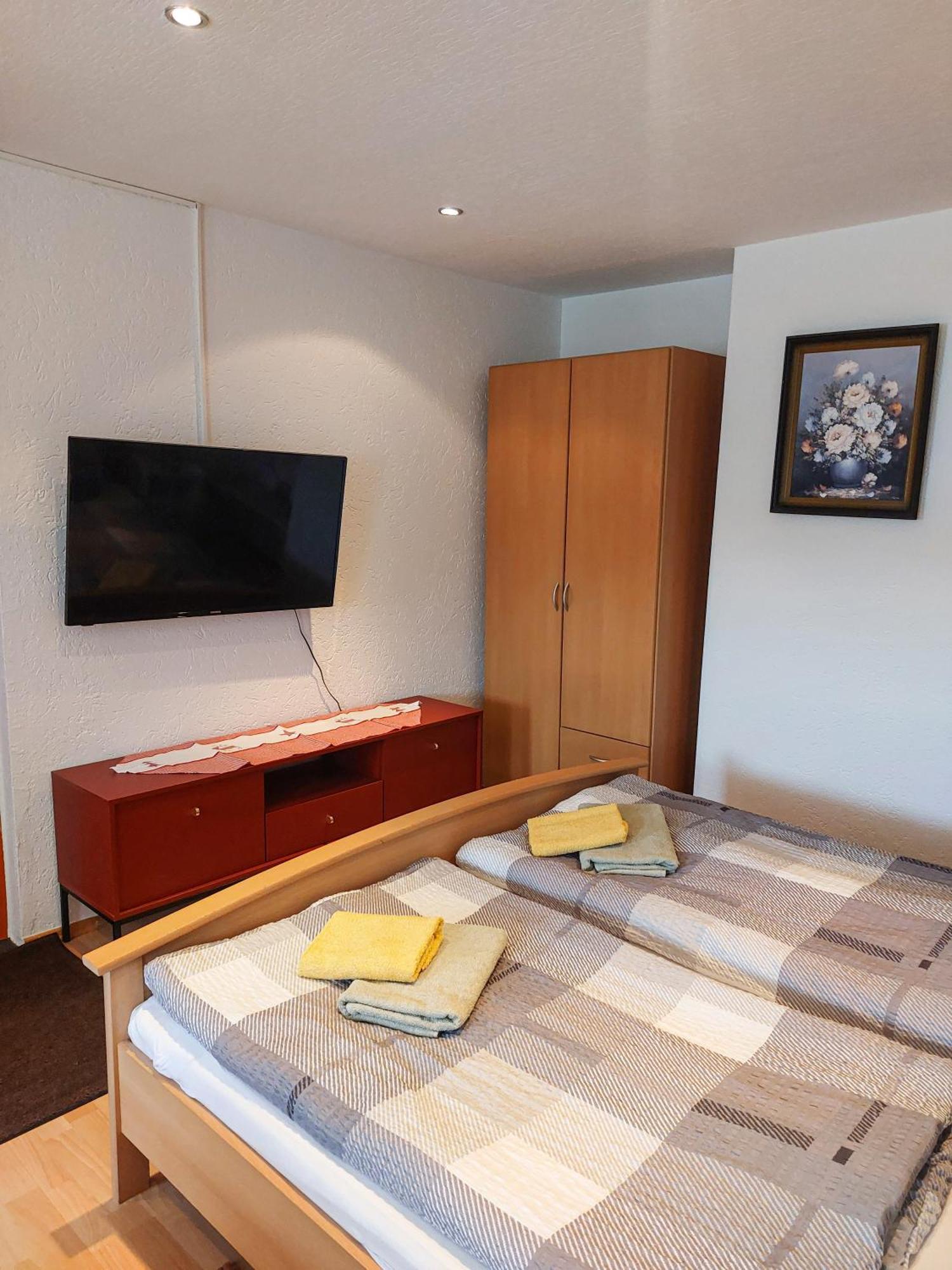 Zur Deutschen Eiche - Fruehstueckspension Und Ferienwohnungen Großschönau Habitación foto